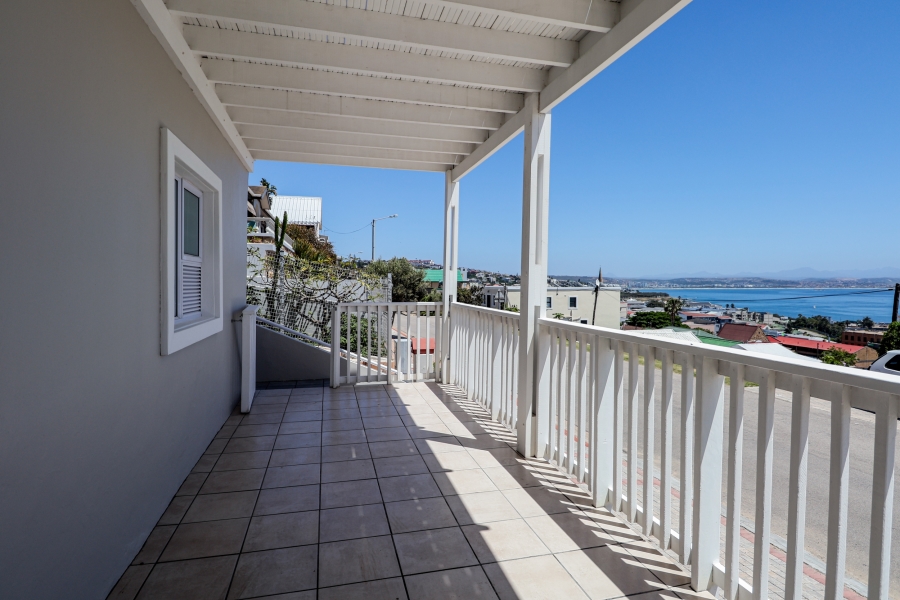 6 Bedroom Property for Sale in Mossel Bay Central Western Cape